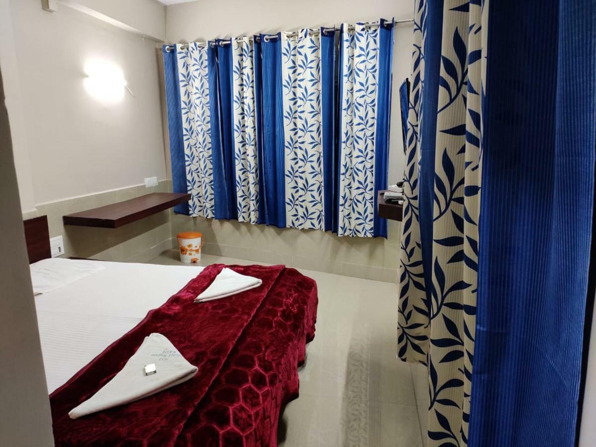 Hotel Sugam Karaikudi Exteriör bild